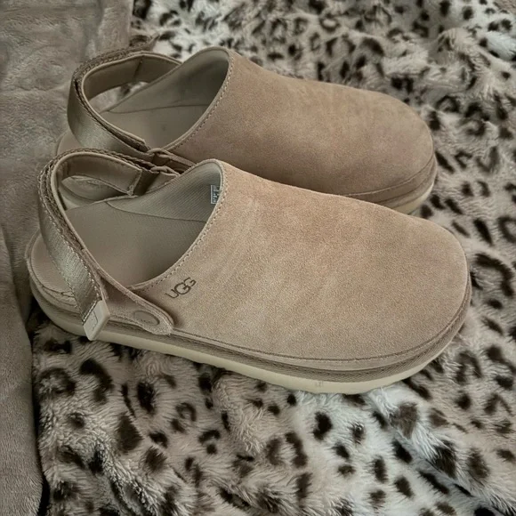 UGG Tan Slingback Slippers - Picture 6 of 9